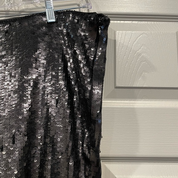 High-Rise Sequin Full Length Flare Pants - Picture 3 of 8